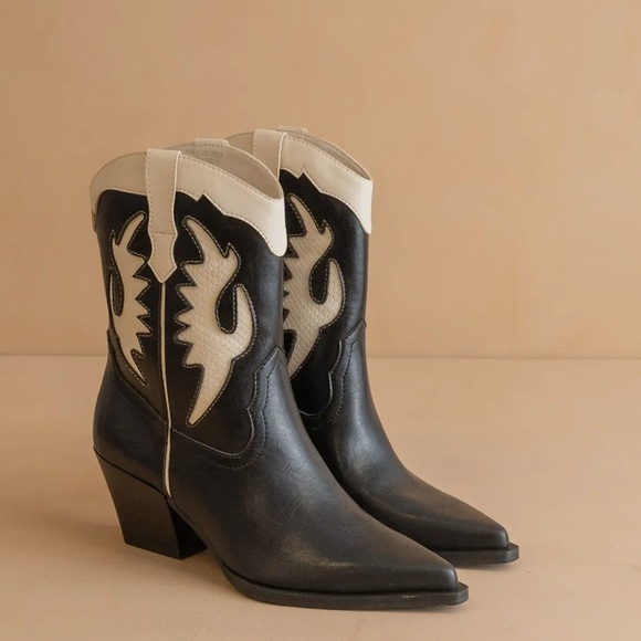 The Houston | Layered Panel
Cowboy Western Boot Black and Cream  Ankles boots - Picture 2 of 3